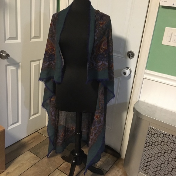 Fendi XXL scarf 🧣 - Picture 1 of 6